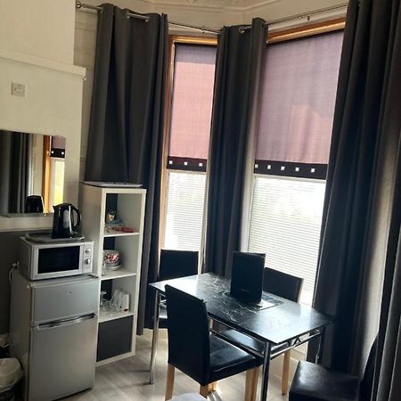 Mccoinnich Rooms Dundee Luaran gambar