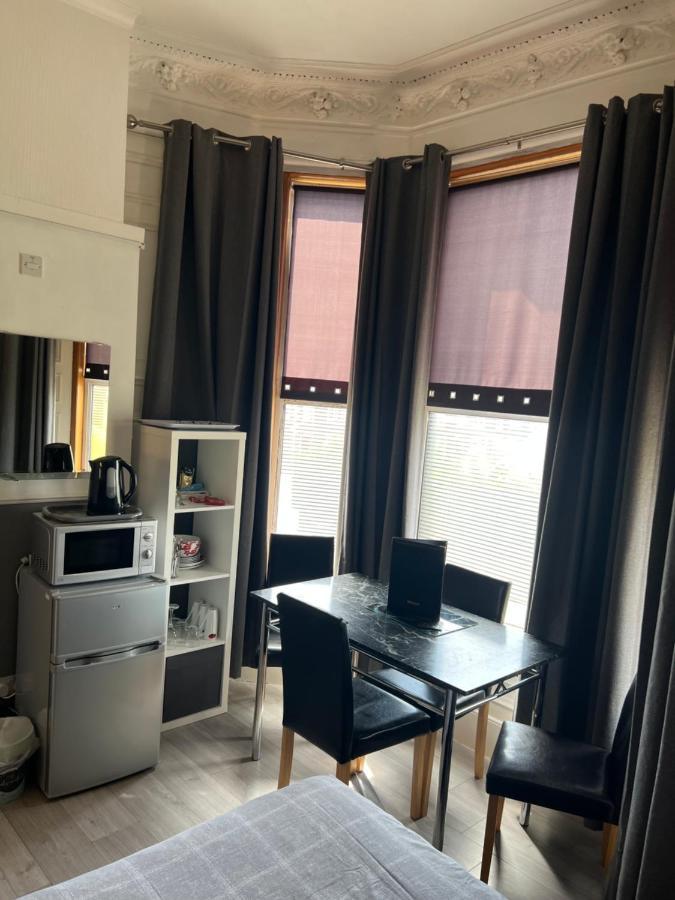 Mccoinnich Rooms Dundee Luaran gambar
